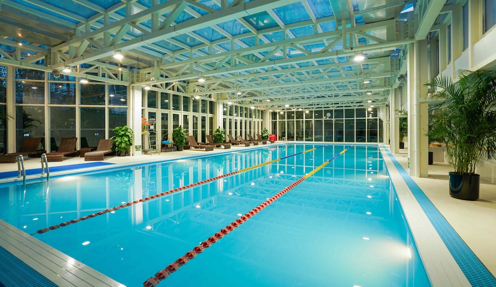 DoubleTree by Hilton Beijing — Swimming pool in Beijing, Beijing
