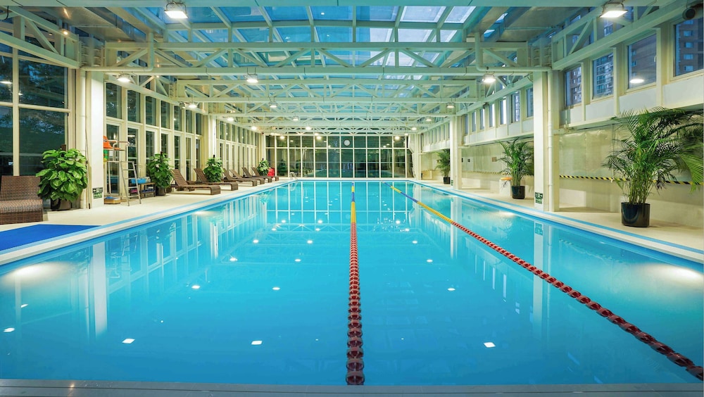 DoubleTree by Hilton Beijing — Swimming pool in Beijing, Beijing