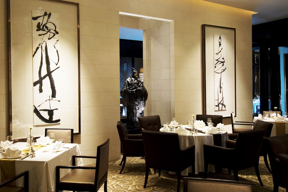 DoubleTree by Hilton Beijing — Restaurant & bars in Beijing, Beijing