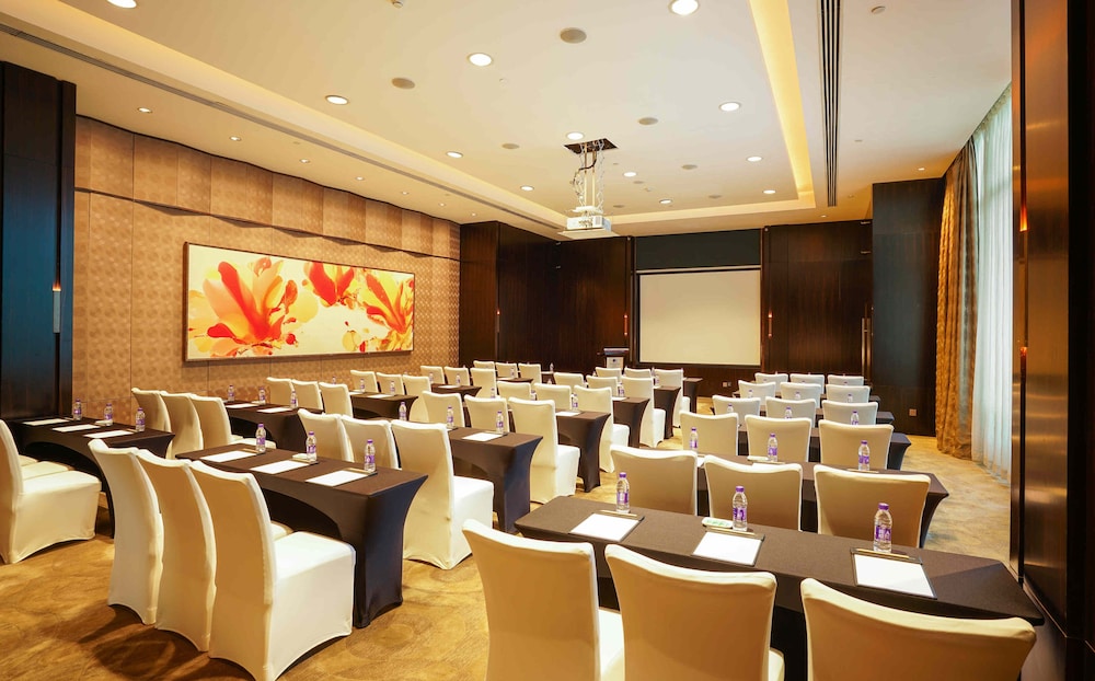 DoubleTree by Hilton Beijing — Hotel building in Beijing, Beijing