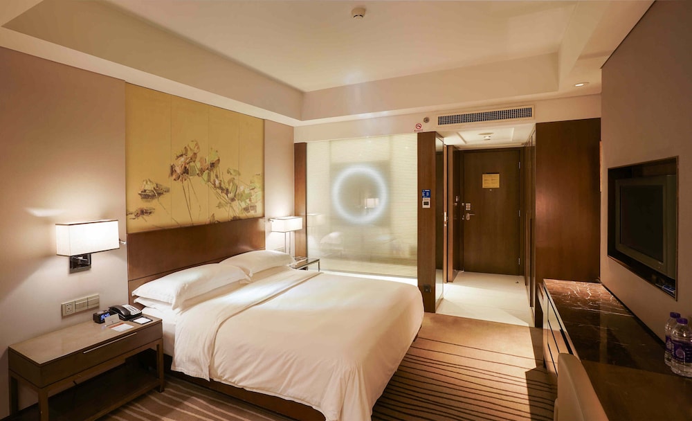 DoubleTree by Hilton Beijing — Hotel rooms in Beijing, Beijing