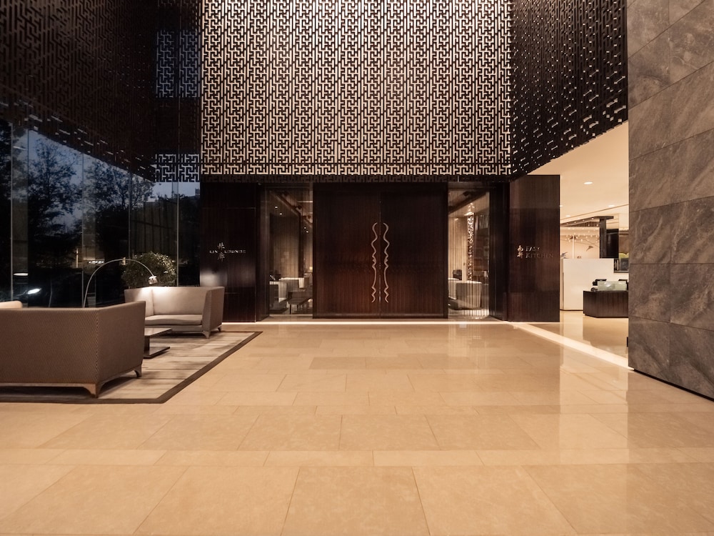 DoubleTree by Hilton Beijing — Restaurant & bars in Beijing, Beijing