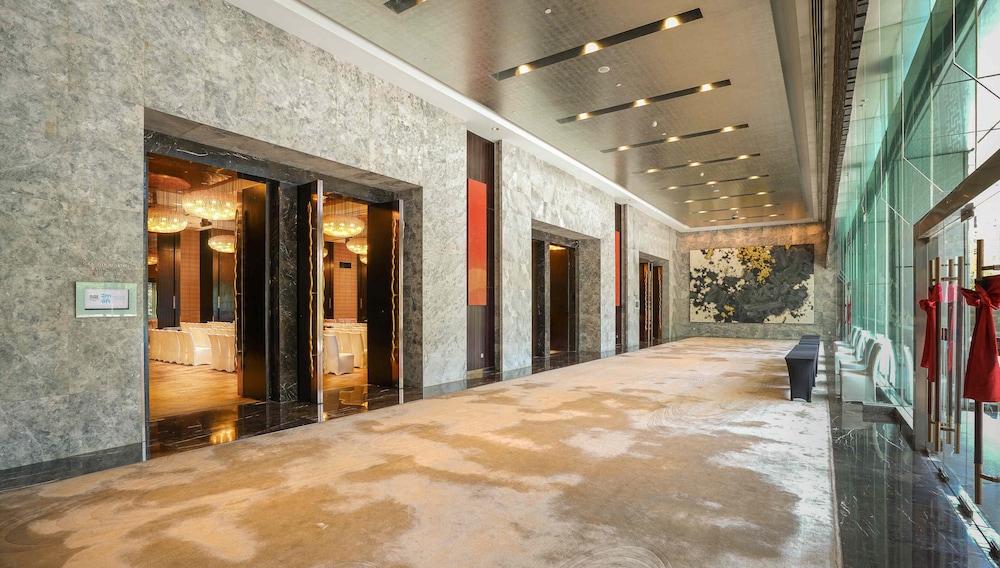 DoubleTree by Hilton Beijing — Restaurant & bars in Beijing, Beijing