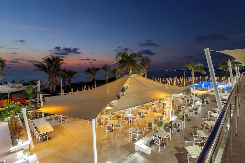Queen's Bay Hotel - zdjęcie 5