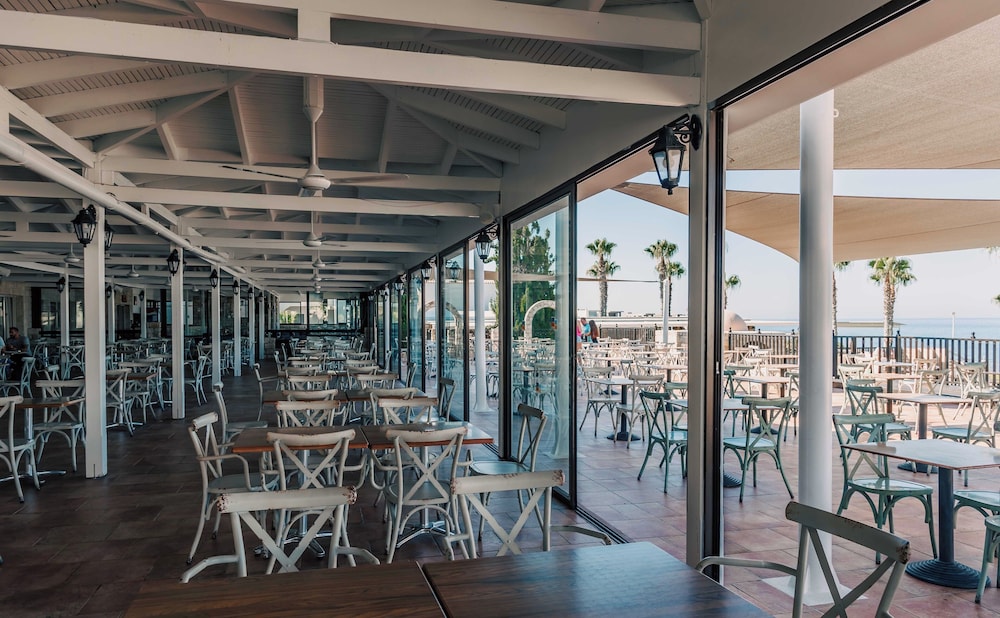 Atlantica Akteon — Restaurant & bars in Chlorakas, Paphos Region