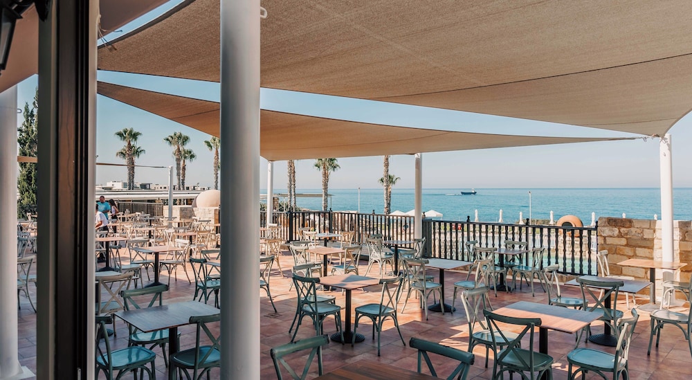 Atlantica Akteon — Restaurant & bars in Chlorakas, Paphos Region