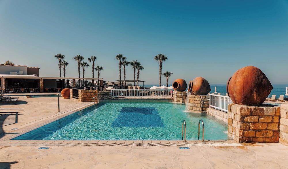 Atlantica Akteon — Swimming pool in Chlorakas, Paphos Region