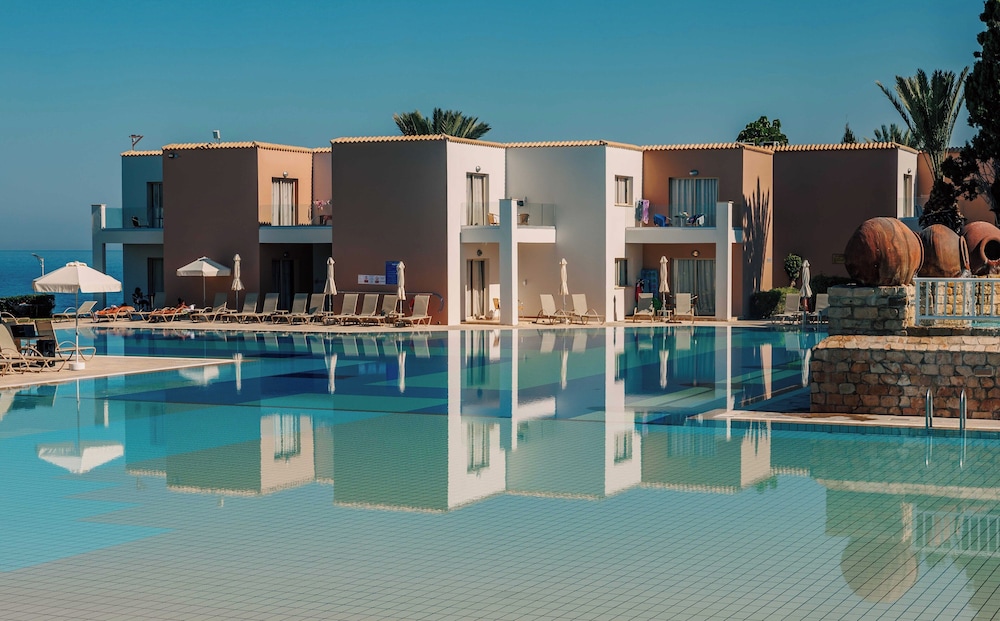 Atlantica Akteon — Swimming pool in Chlorakas, Paphos Region