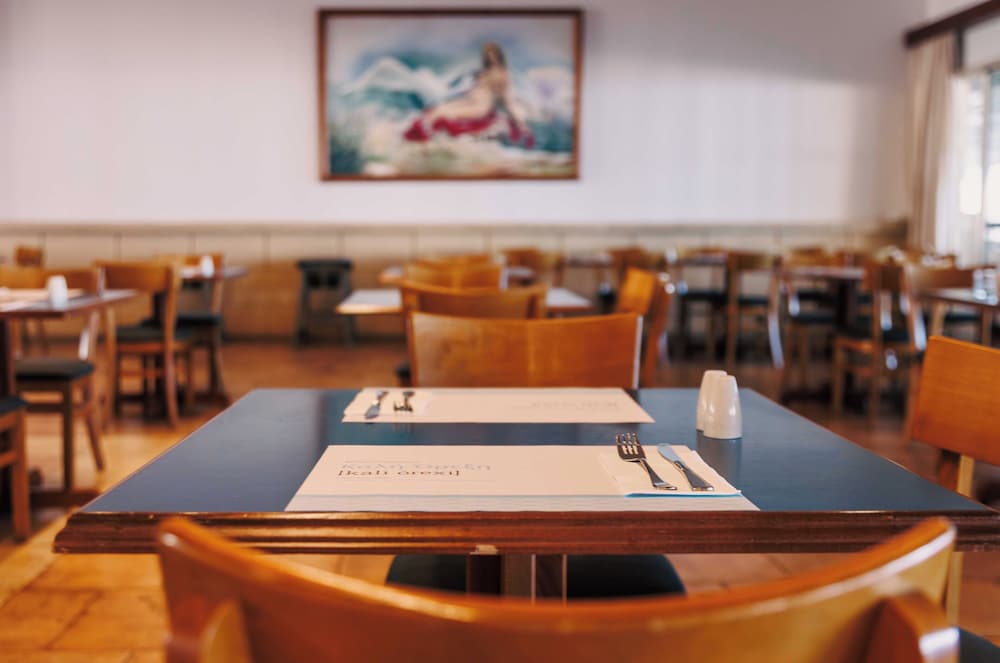 Atlantica Akteon — Restaurant & bars in Chlorakas, Paphos Region