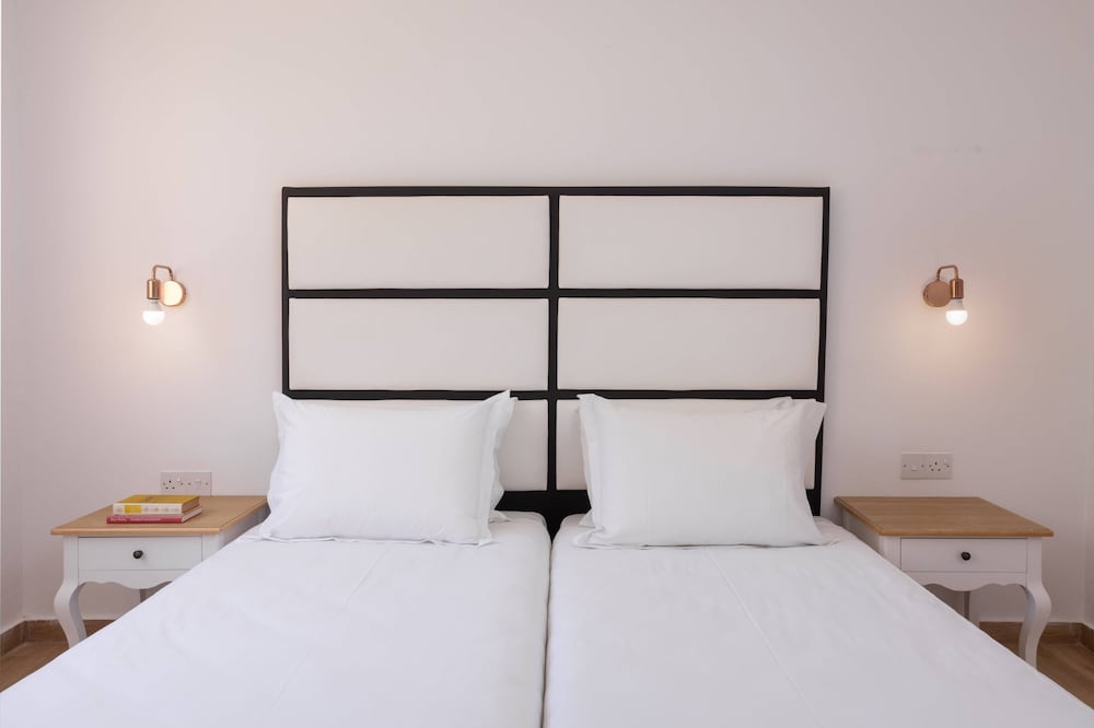 Atlantica Akteon — Hotel rooms in Chlorakas, Paphos Region