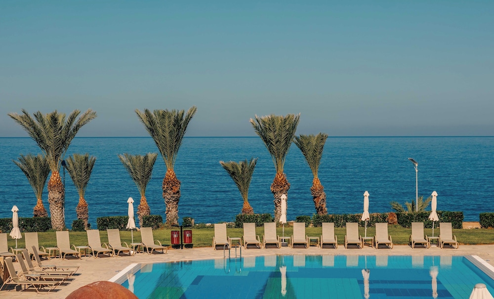 Atlantica Akteon — Swimming pool in Chlorakas, Paphos Region