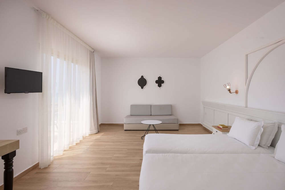Atlantica Akteon — Hotel rooms in Chlorakas, Paphos Region