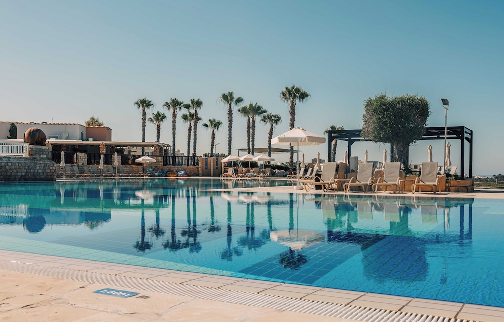 Atlantica Akteon — Swimming pool in Chlorakas, Paphos Region