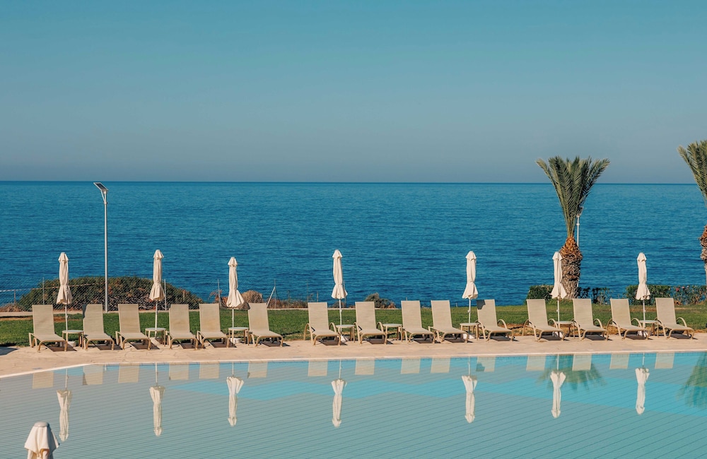 Atlantica Akteon — Swimming pool in Chlorakas, Paphos Region