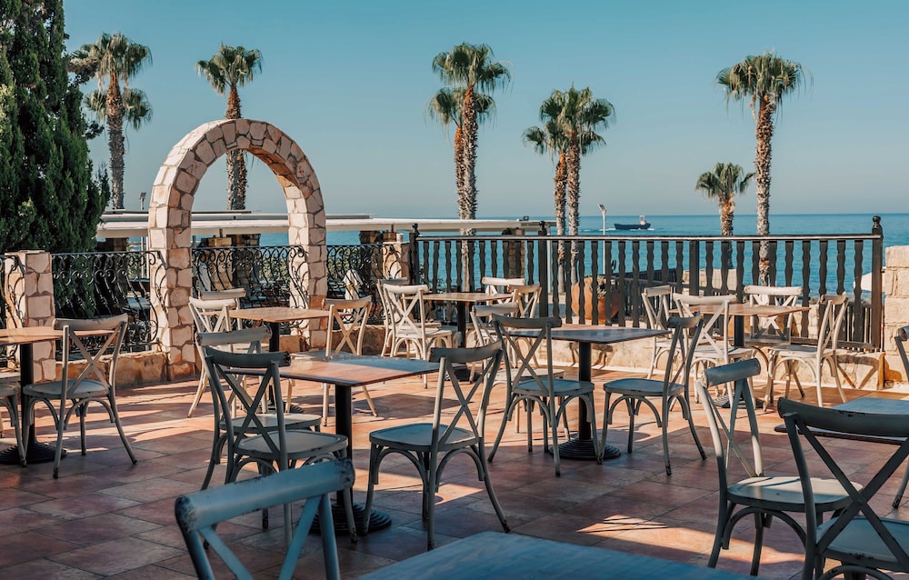 Atlantica Akteon — Restaurant & bars in Chlorakas, Paphos Region
