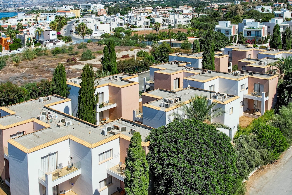 Atlantica Akteon — Hotel building in Chlorakas, Paphos Region