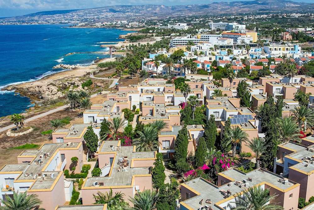Atlantica Akteon — Hotel building in Chlorakas, Paphos Region