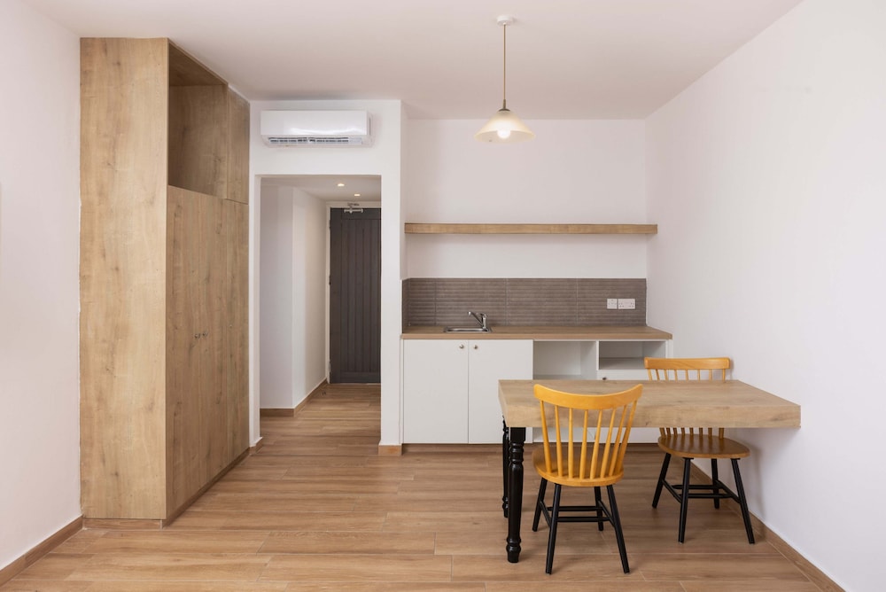 Atlantica Akteon — Hotel rooms in Chlorakas, Paphos Region