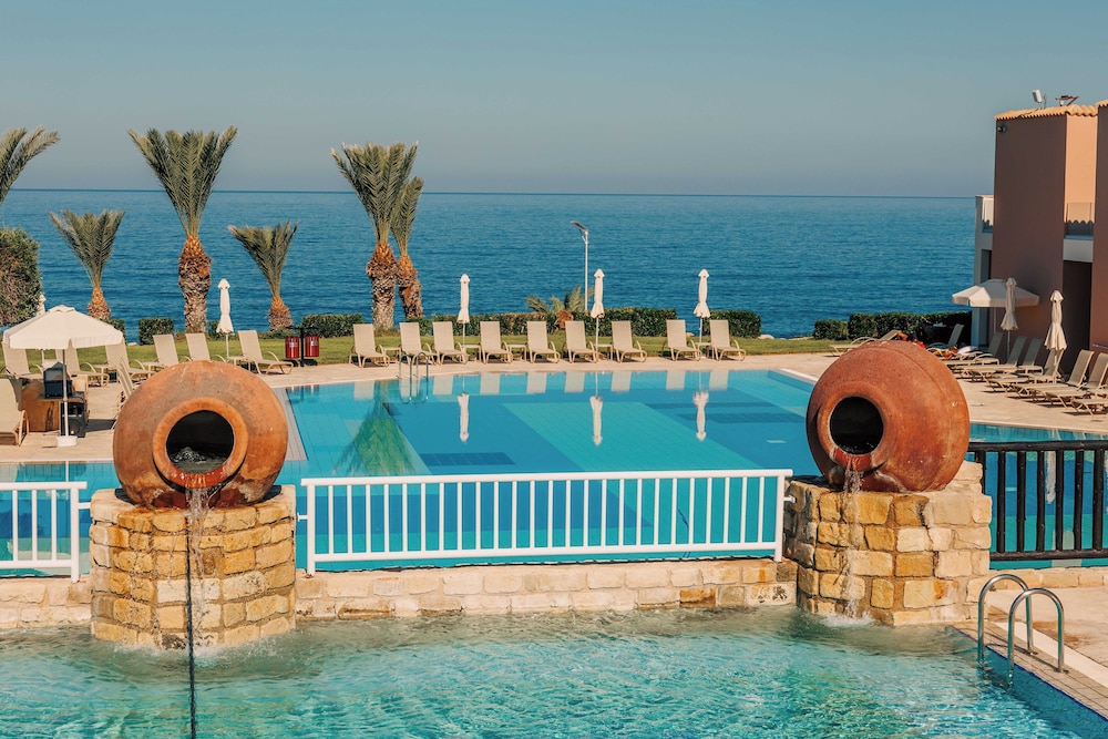 Atlantica Akteon — Swimming pool in Chlorakas, Paphos Region