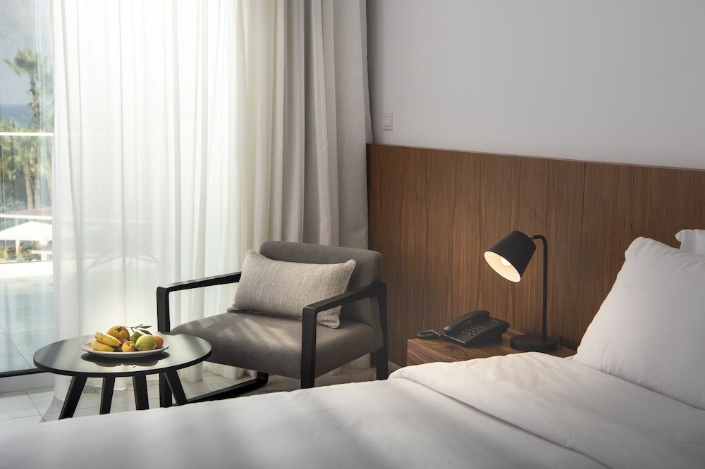Akti Beach Village Resort — Hotel rooms in Chlorakas, Paphos Region