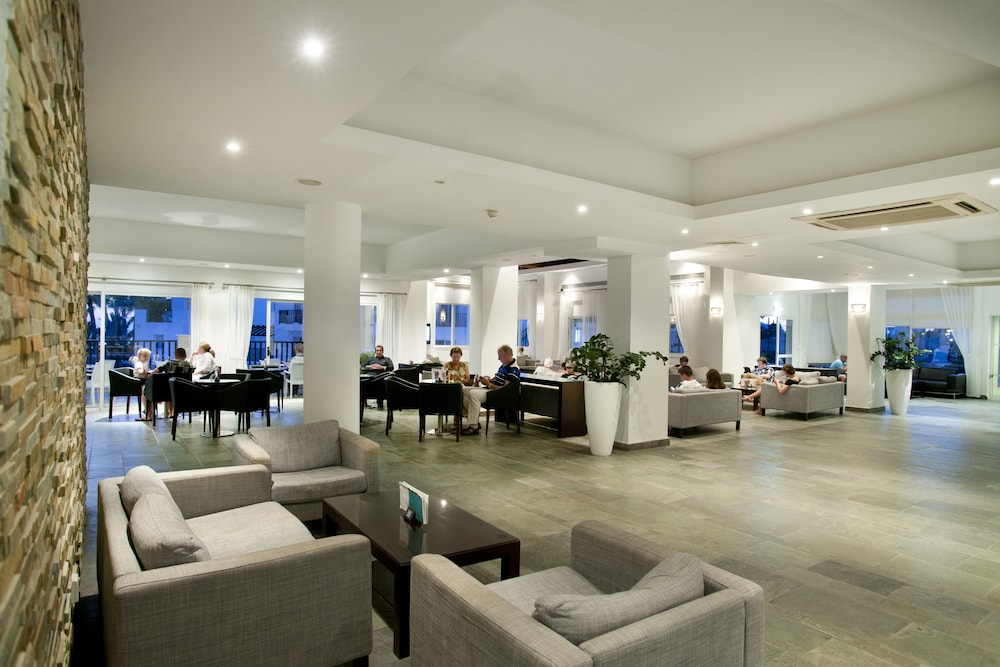 Akti Beach Village Resort — Restaurant & bars in Chlorakas, Paphos Region
