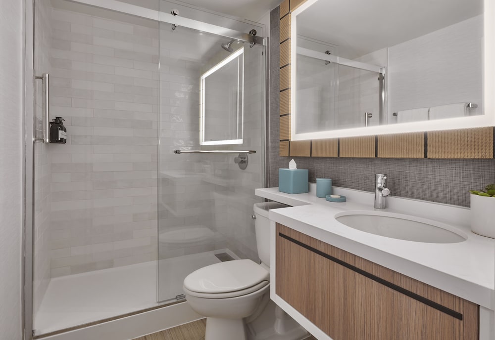 The Pierside Santa Monica — Hotel rooms in Santa Monica, California