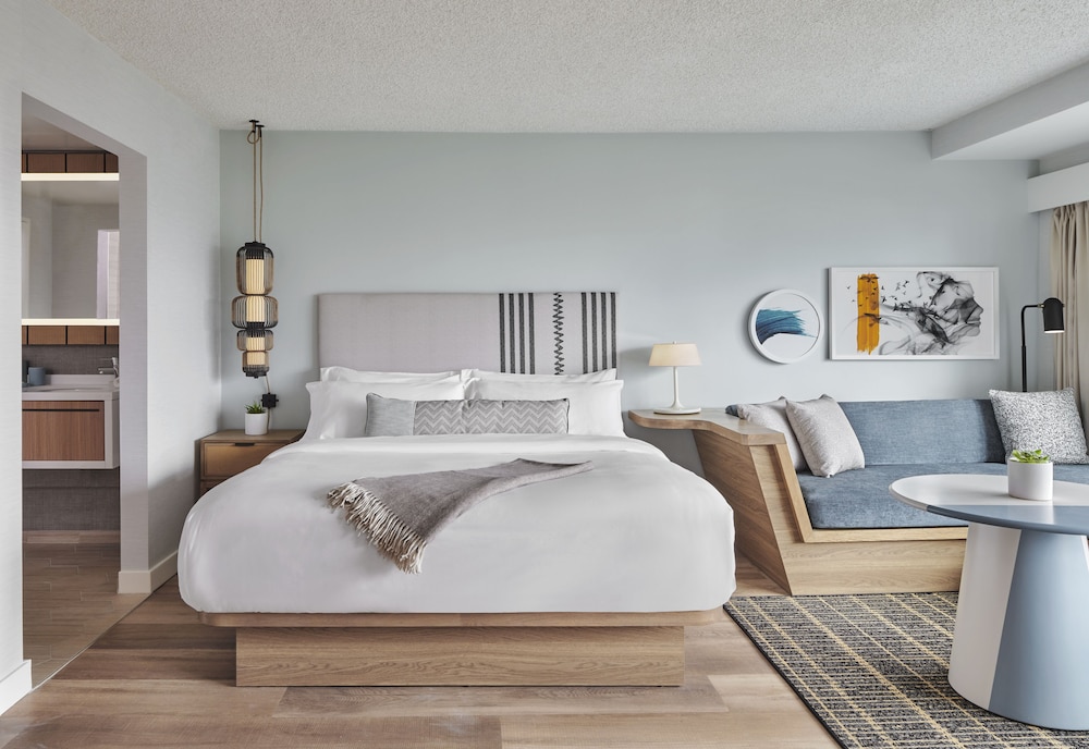 The Pierside Santa Monica — Hotel rooms in Santa Monica, California