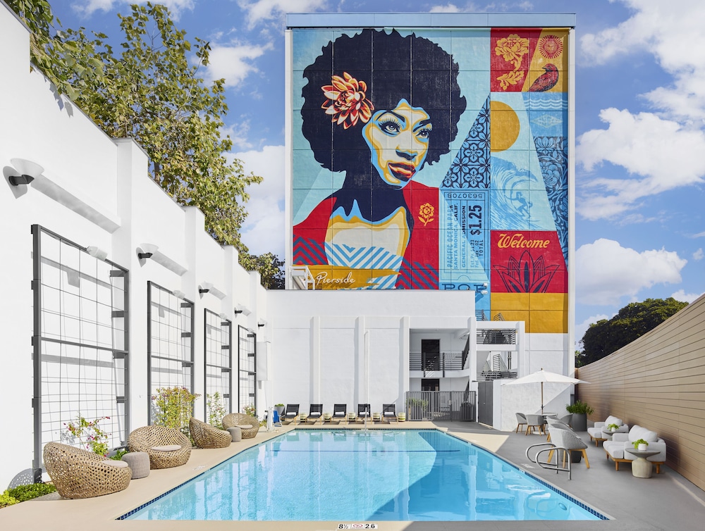 The Pierside Santa Monica — Swimming pool in Santa Monica, California