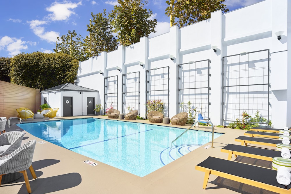 The Pierside Santa Monica — Swimming pool in Santa Monica, California