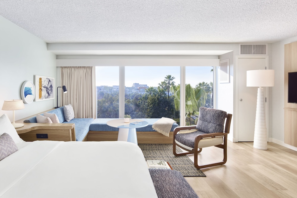 The Pierside Santa Monica — Hotel rooms in Santa Monica, California