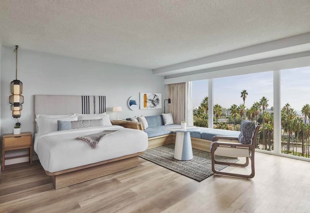 The Pierside Santa Monica — Hotel rooms in Santa Monica, California