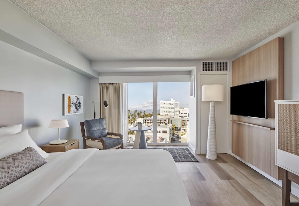 The Pierside Santa Monica — Hotel rooms in Santa Monica, California
