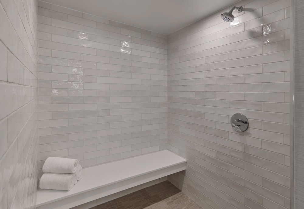 The Pierside Santa Monica — Hotel rooms in Santa Monica, California