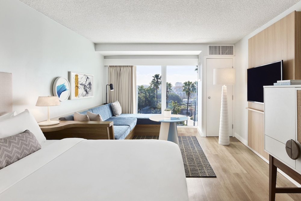 The Pierside Santa Monica — Hotel rooms in Santa Monica, California
