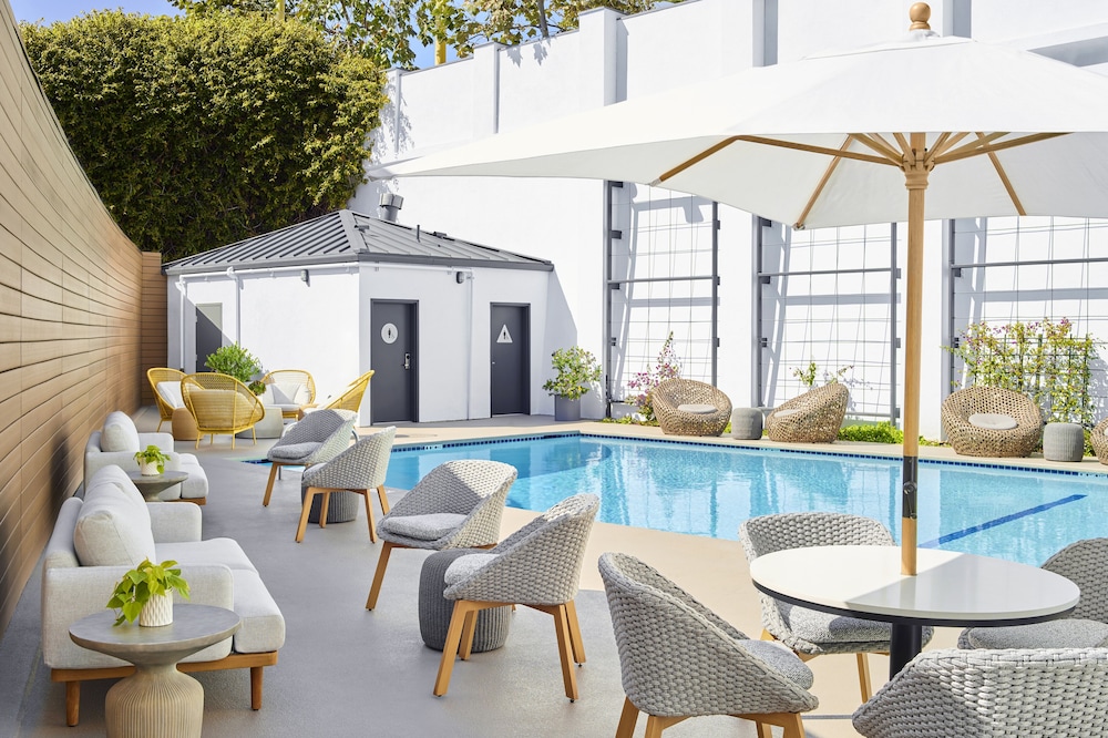 The Pierside Santa Monica — Swimming pool in Santa Monica, California