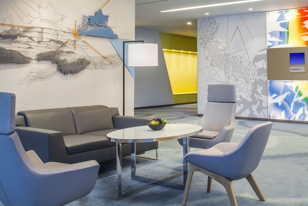 Hyatt Regency Long Beach — Hotel building in Wilmington, California