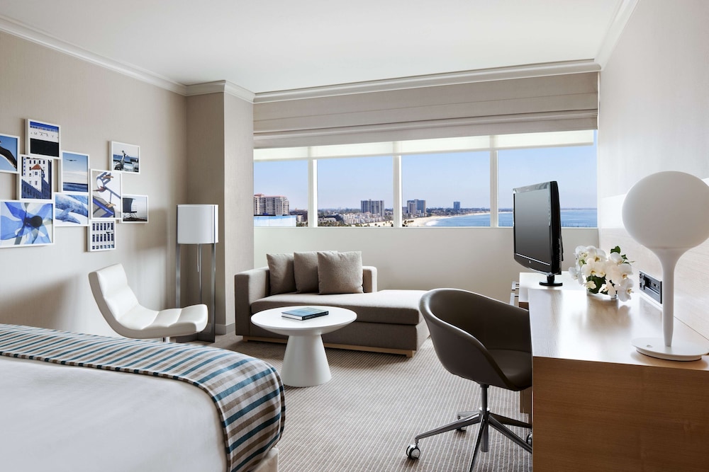 Hyatt Regency Long Beach — Hotel rooms in Wilmington, California