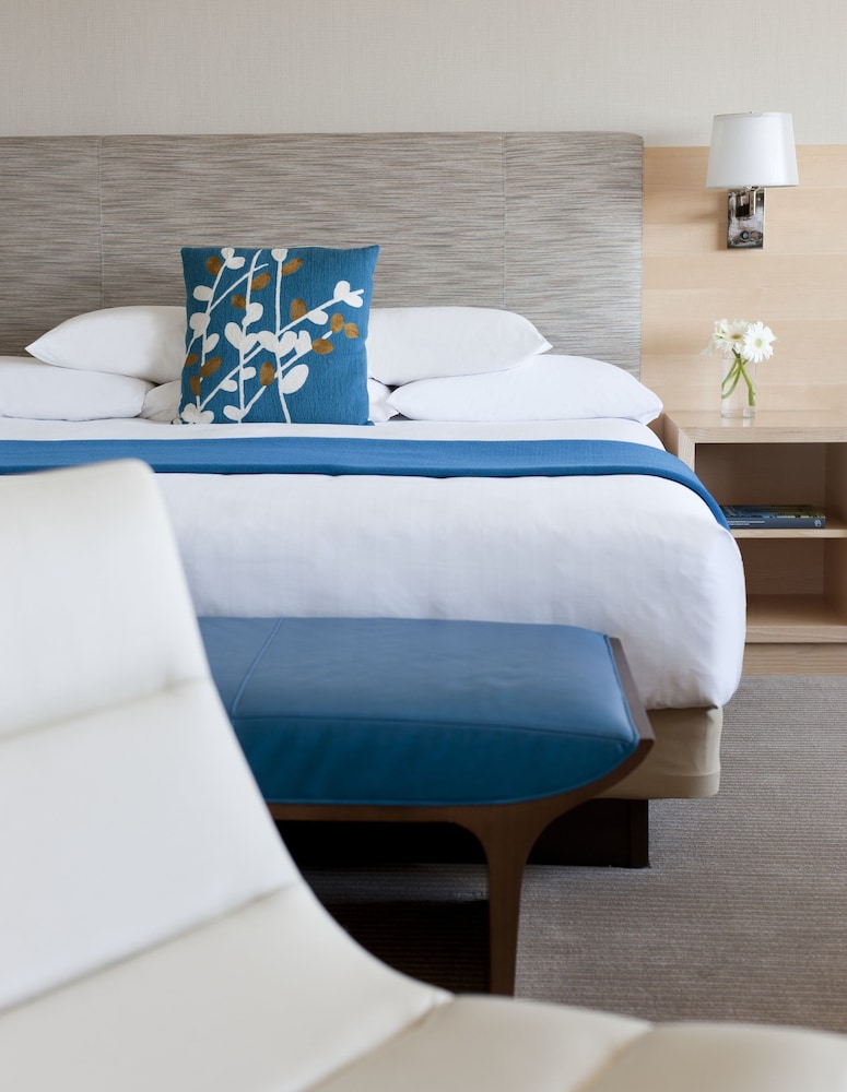 Hyatt Regency Long Beach — Hotel rooms in Wilmington, California