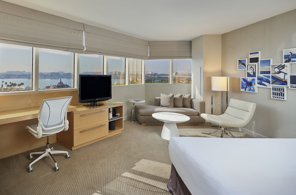 Hyatt Regency Long Beach — Hotel rooms in Wilmington, California
