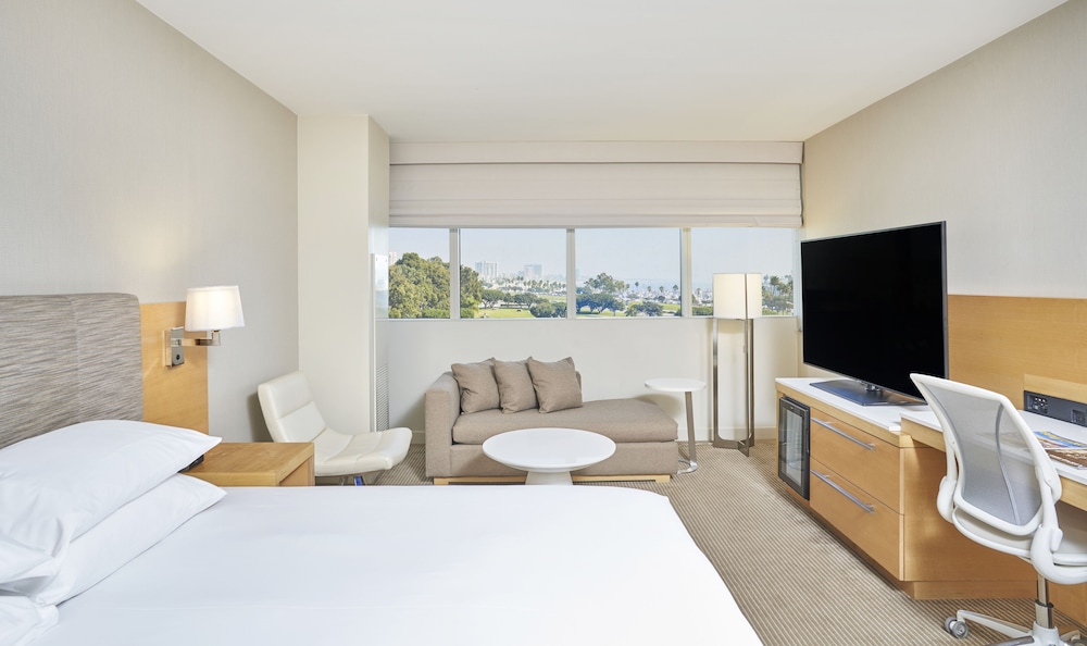 Hyatt Regency Long Beach — Hotel rooms in Wilmington, California