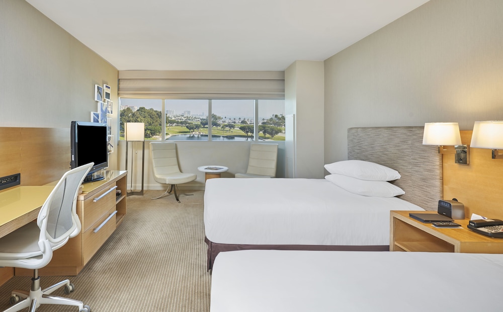 Hyatt Regency Long Beach — Hotel rooms in Wilmington, California