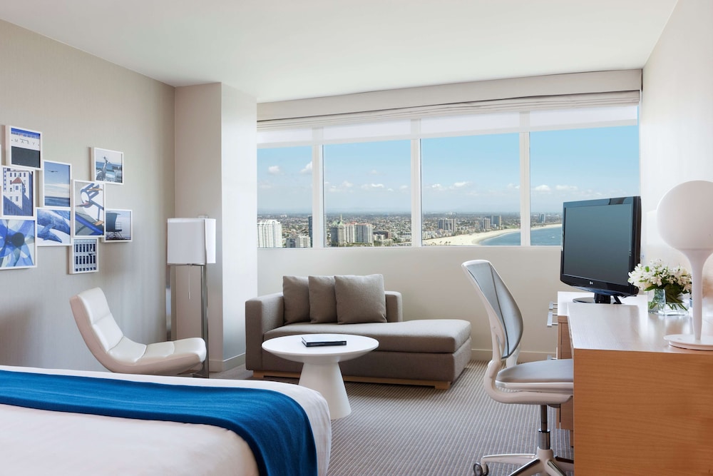 Hyatt Regency Long Beach — Hotel rooms in Wilmington, California