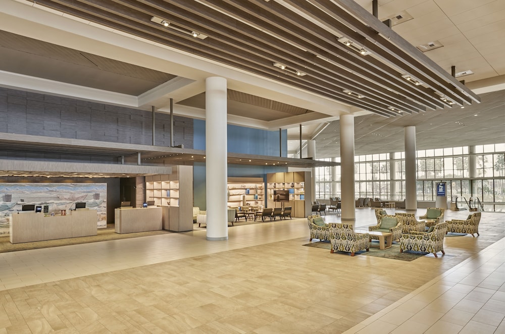 Hyatt Regency Long Beach — Hotel building in Wilmington, California