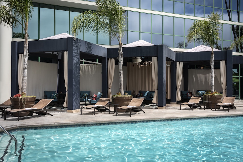 Hyatt Regency Long Beach — Swimming pool in Wilmington, California