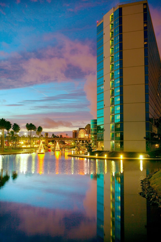 Hyatt Regency Long Beach — Attractions in the area in Wilmington, California