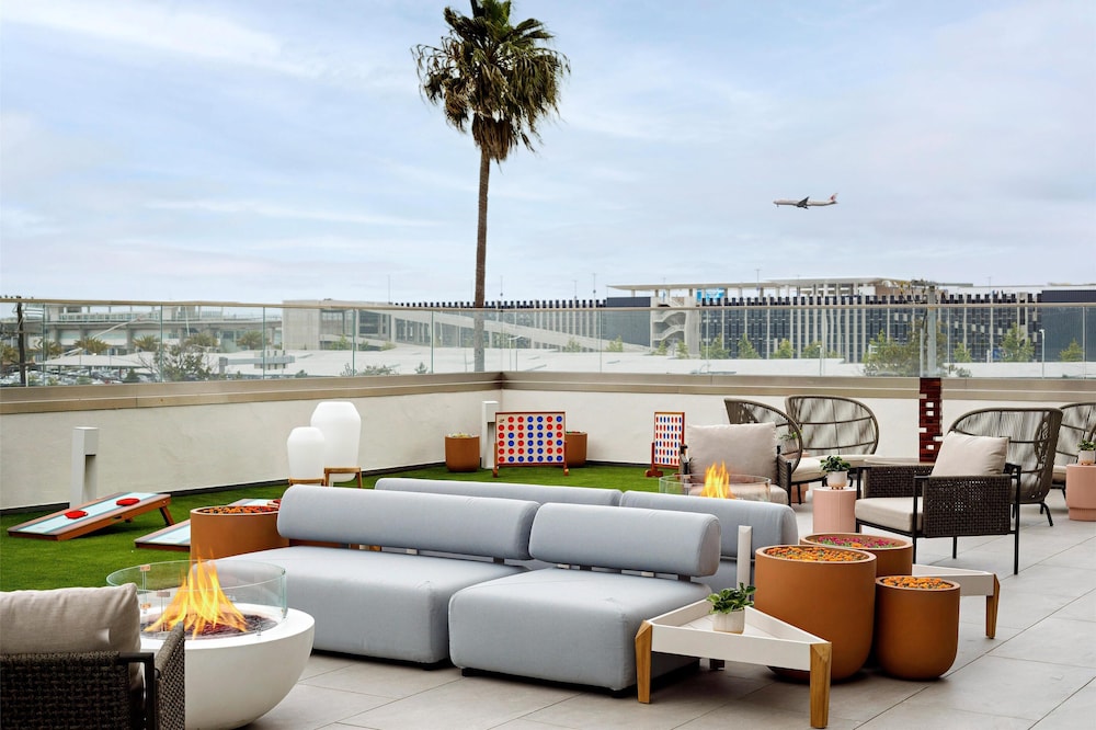 Hilton Garden Inn LAX Los Angeles Airport — Sports & recreation in Los Angeles, California