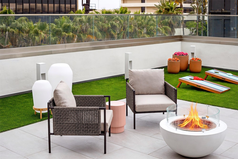 Hilton Garden Inn LAX Los Angeles Airport — Sports & recreation in Los Angeles, California