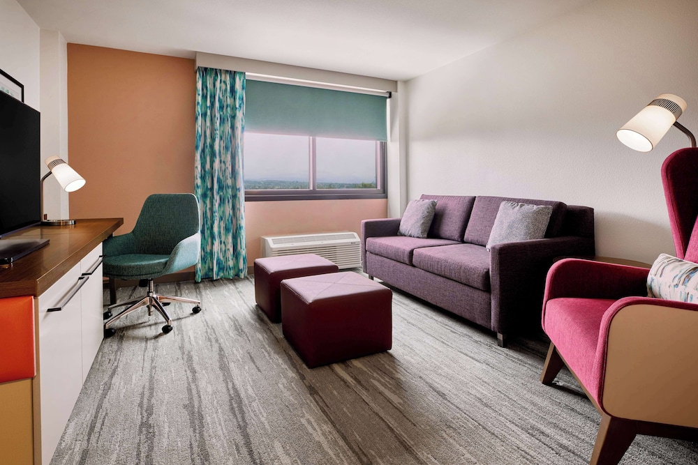 Hilton Garden Inn LAX Los Angeles Airport — Hotel rooms in Los Angeles, California