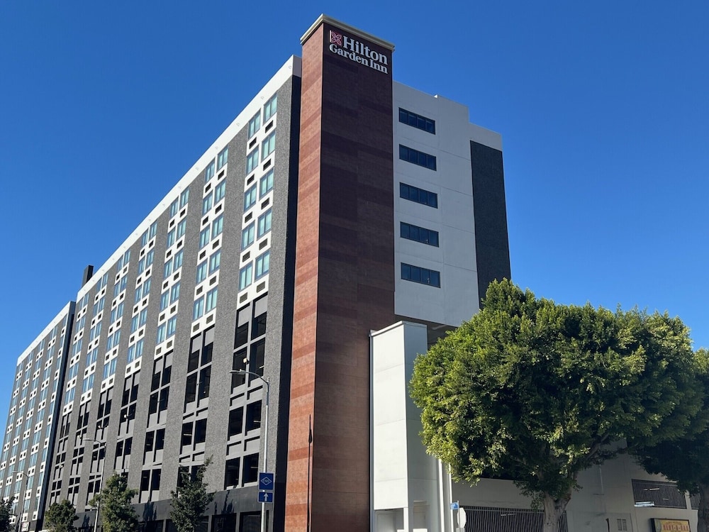 Hilton Garden Inn LAX Los Angeles Airport — Hotel building in Los Angeles, California