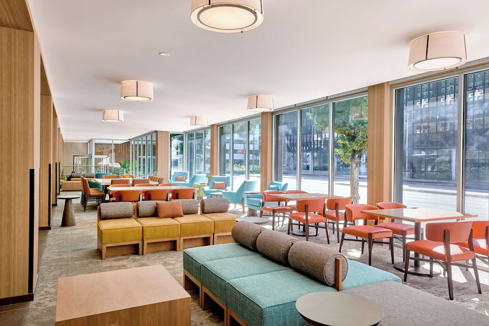 Hilton Garden Inn LAX Los Angeles Airport — Restaurant & bars in Los Angeles, California